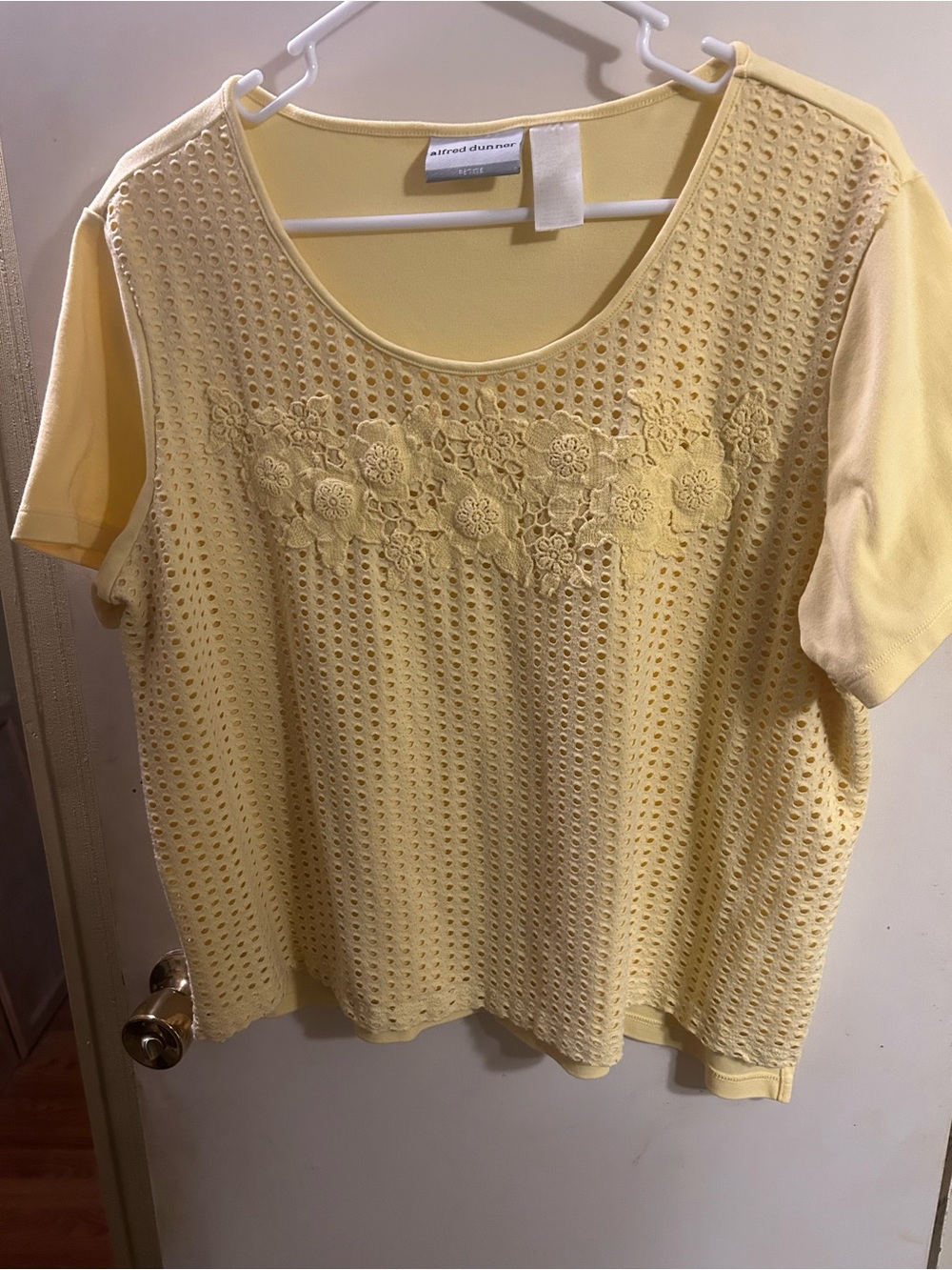 Alfred Dunner Pale Yellow Lace & Eyelet Short Sleeve Top